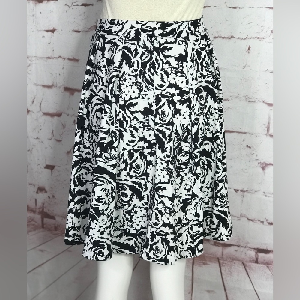 ADRIENNE VITTADINI XS Floral Black & White Box Pleat A-Line Swing Skater Skirt - Picture 9 of 13
